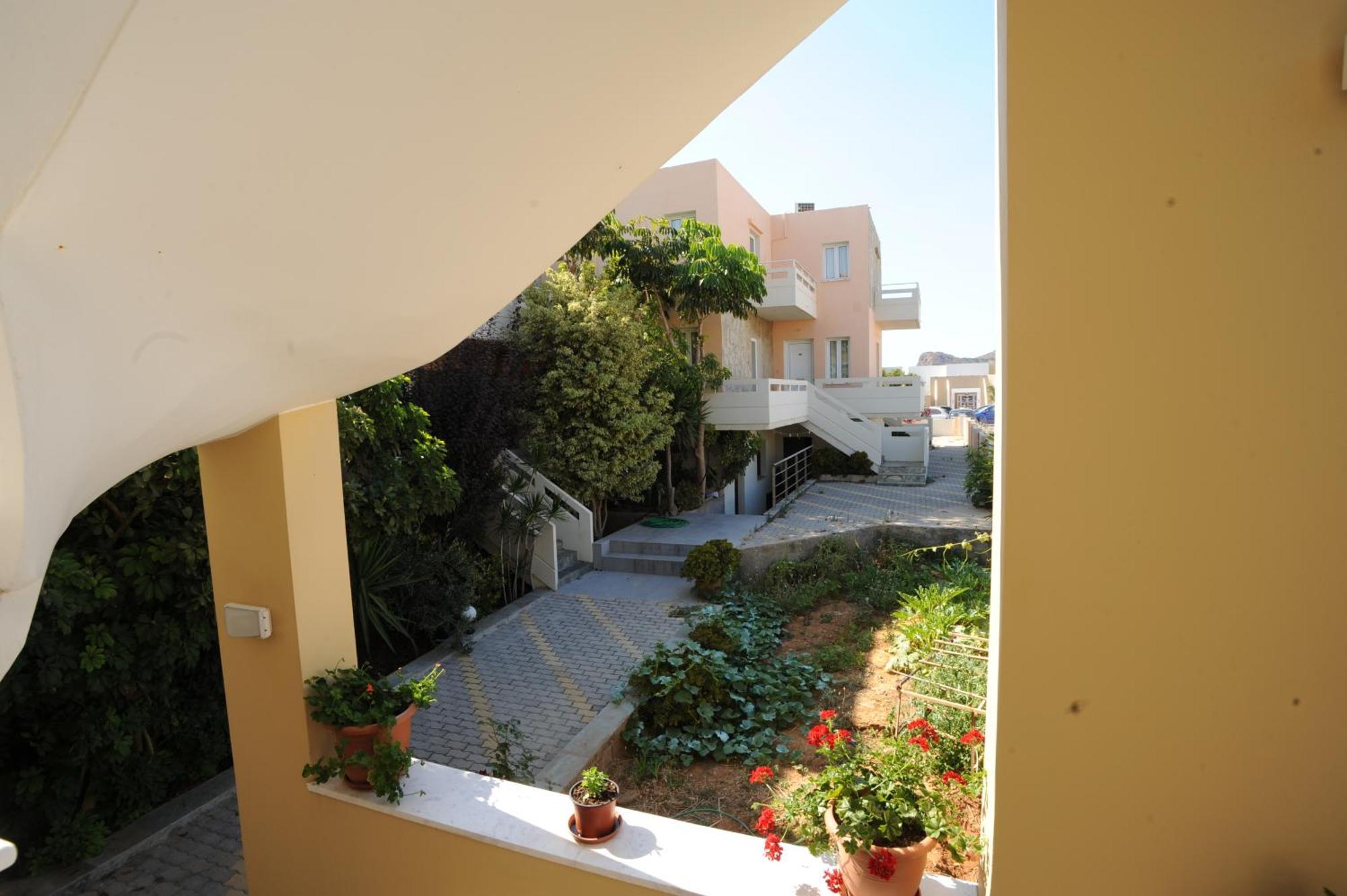 Georgina Aparthotel Agia Marina  Exterior photo