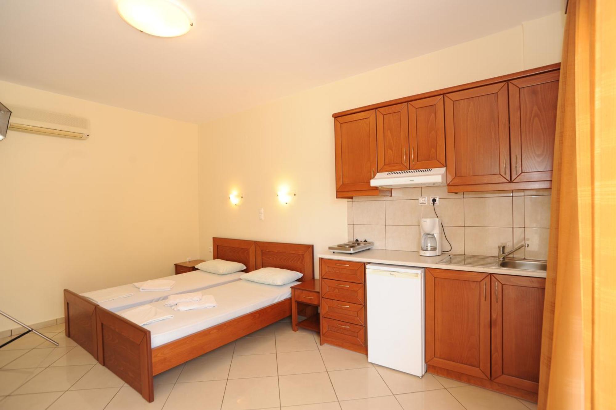 Georgina Aparthotel Agia Marina  Exterior photo