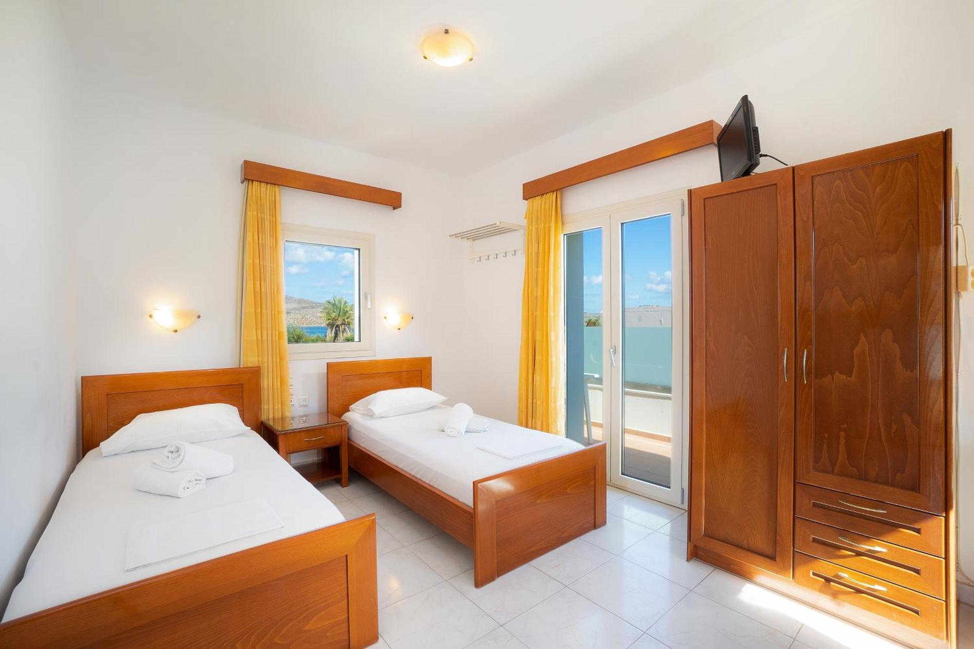 Georgina Aparthotel Agia Marina  Exterior photo