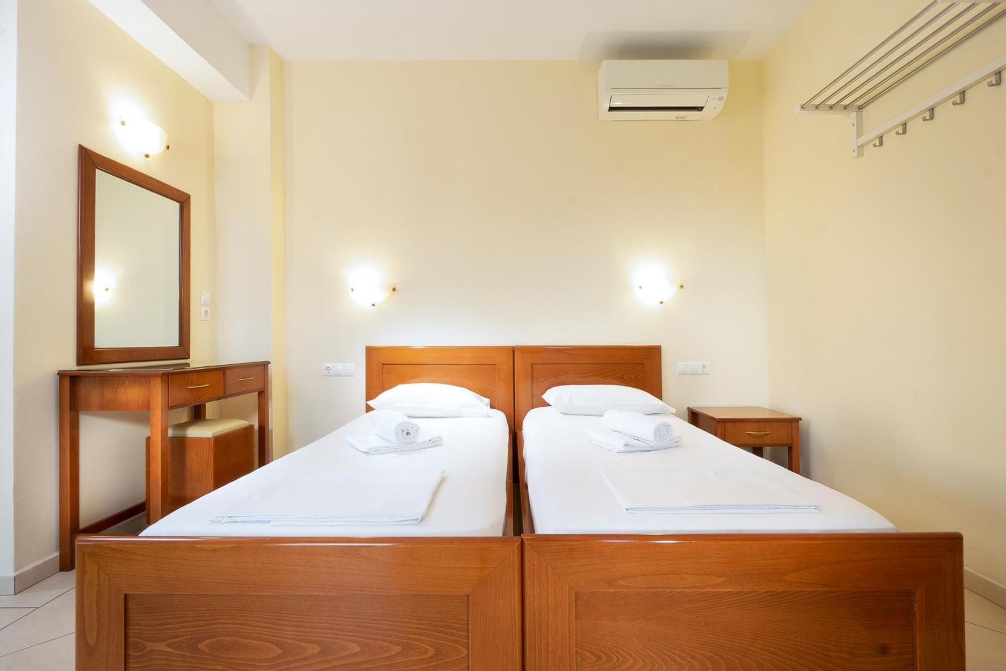 Georgina Aparthotel Agia Marina  Exterior photo