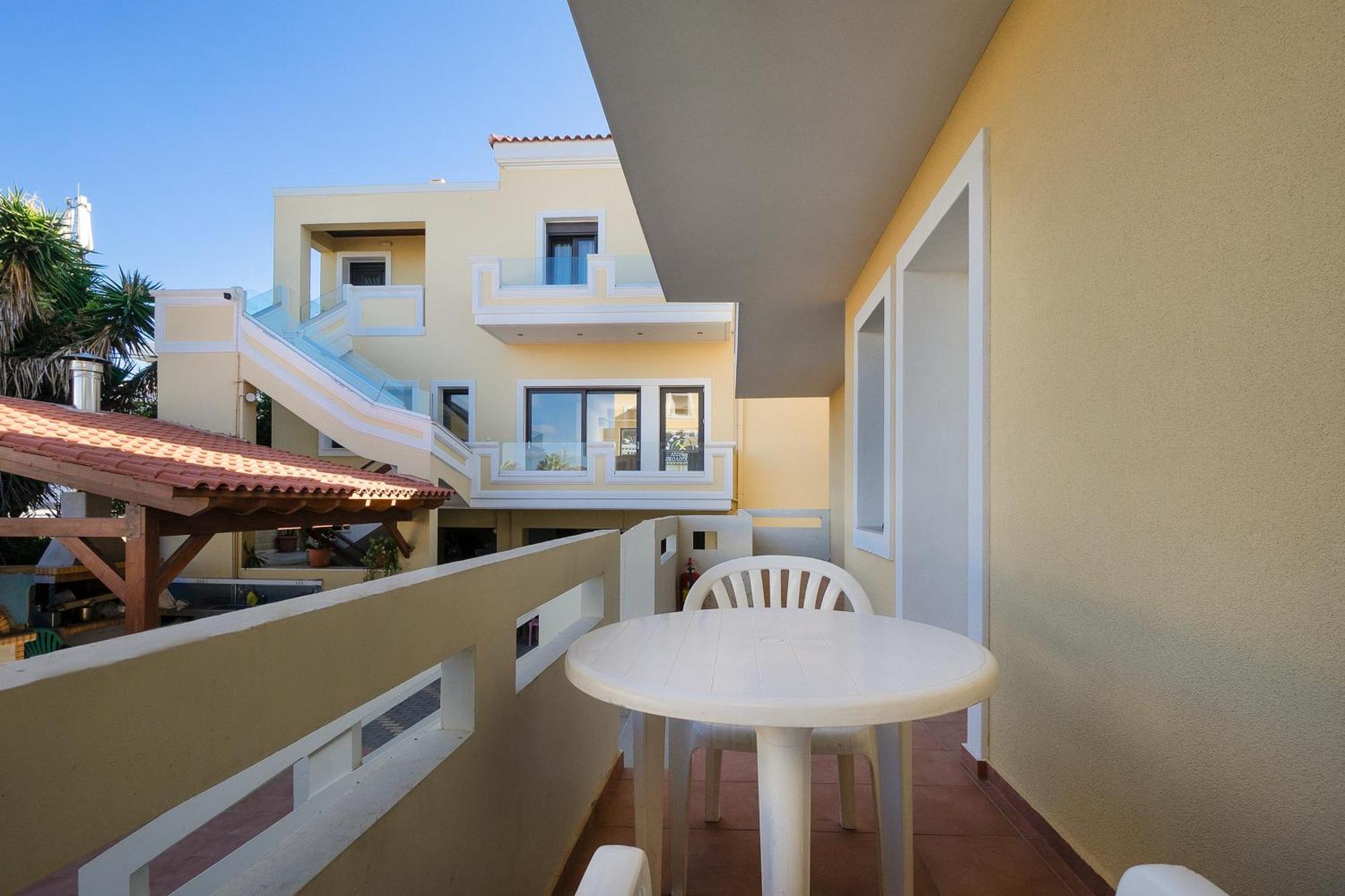 Georgina Aparthotel Agia Marina  Exterior photo