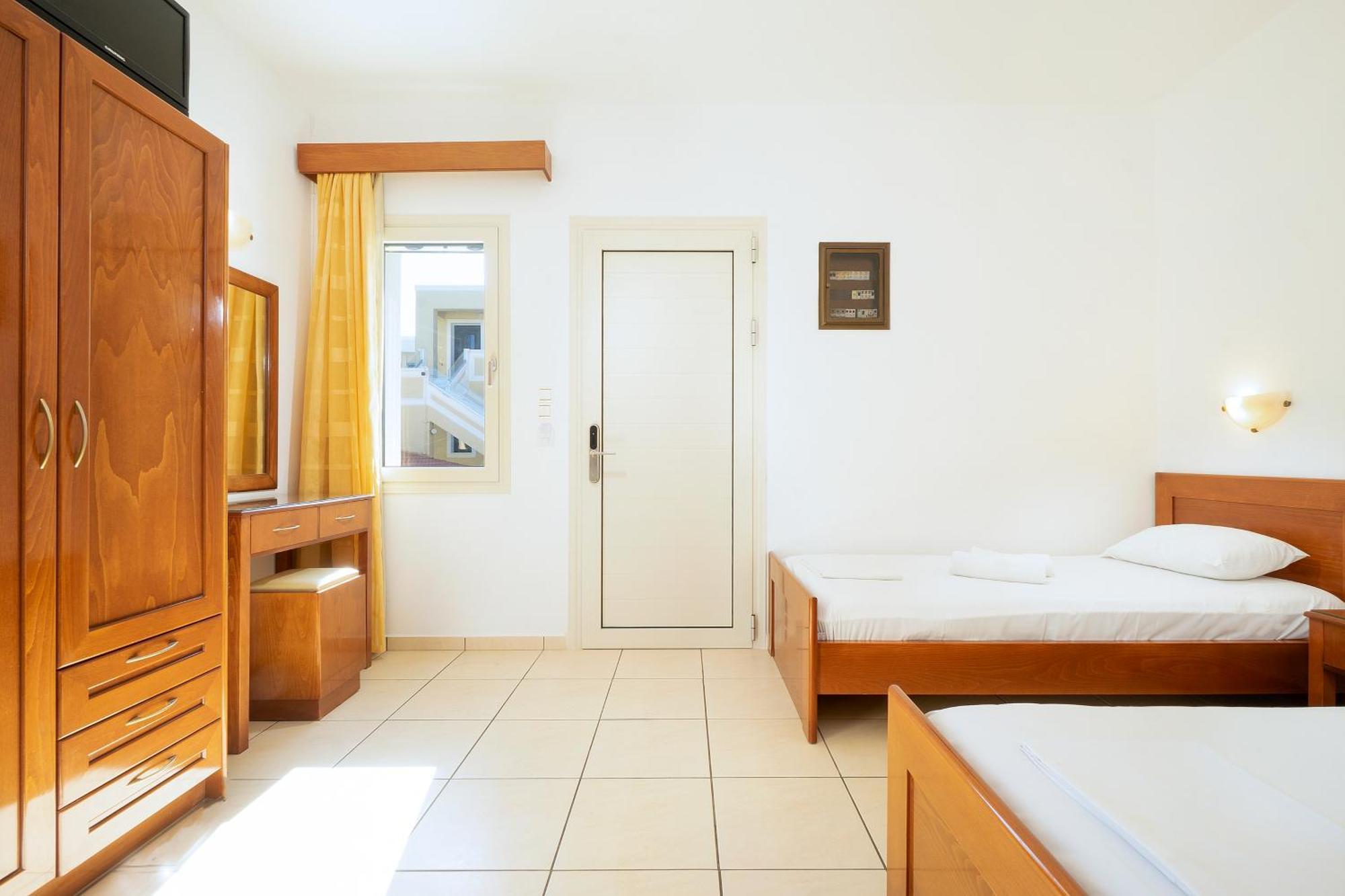 Georgina Aparthotel Agia Marina  Exterior photo