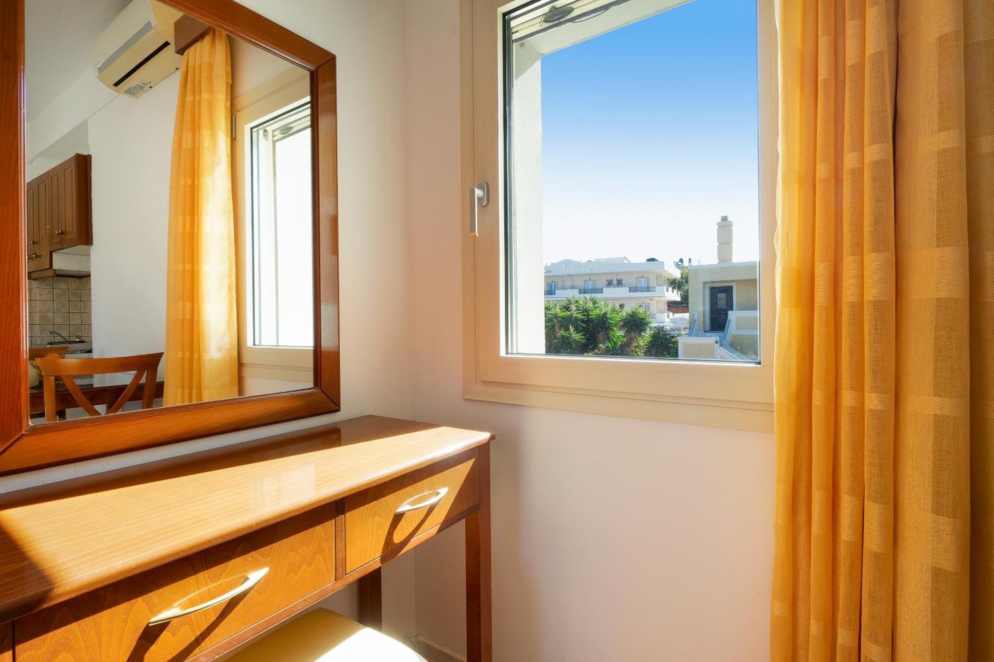 Georgina Aparthotel Agia Marina  Exterior photo