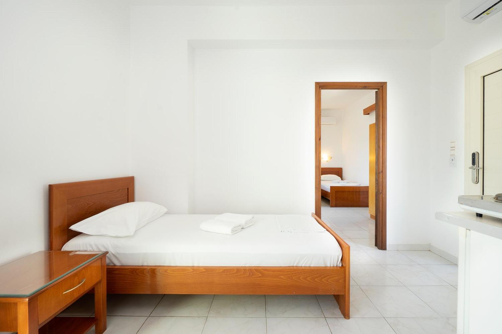 Georgina Aparthotel Agia Marina  Exterior photo